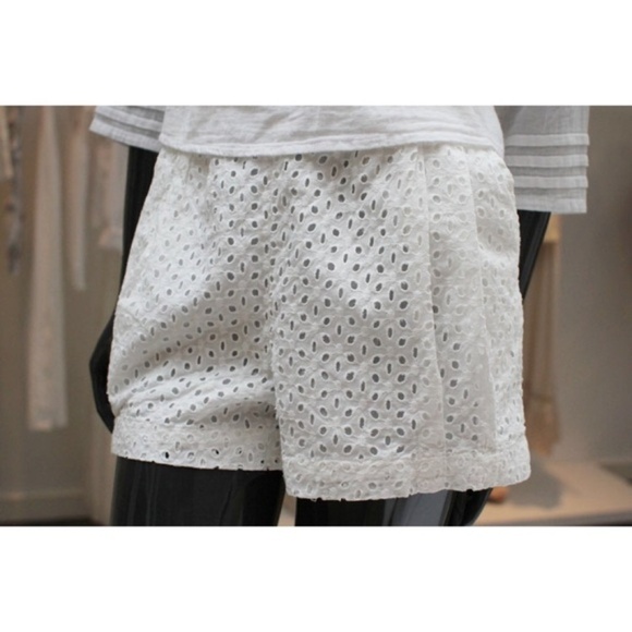 H&M // conscious collection white eyelet shorts - Picture 3 of 16
